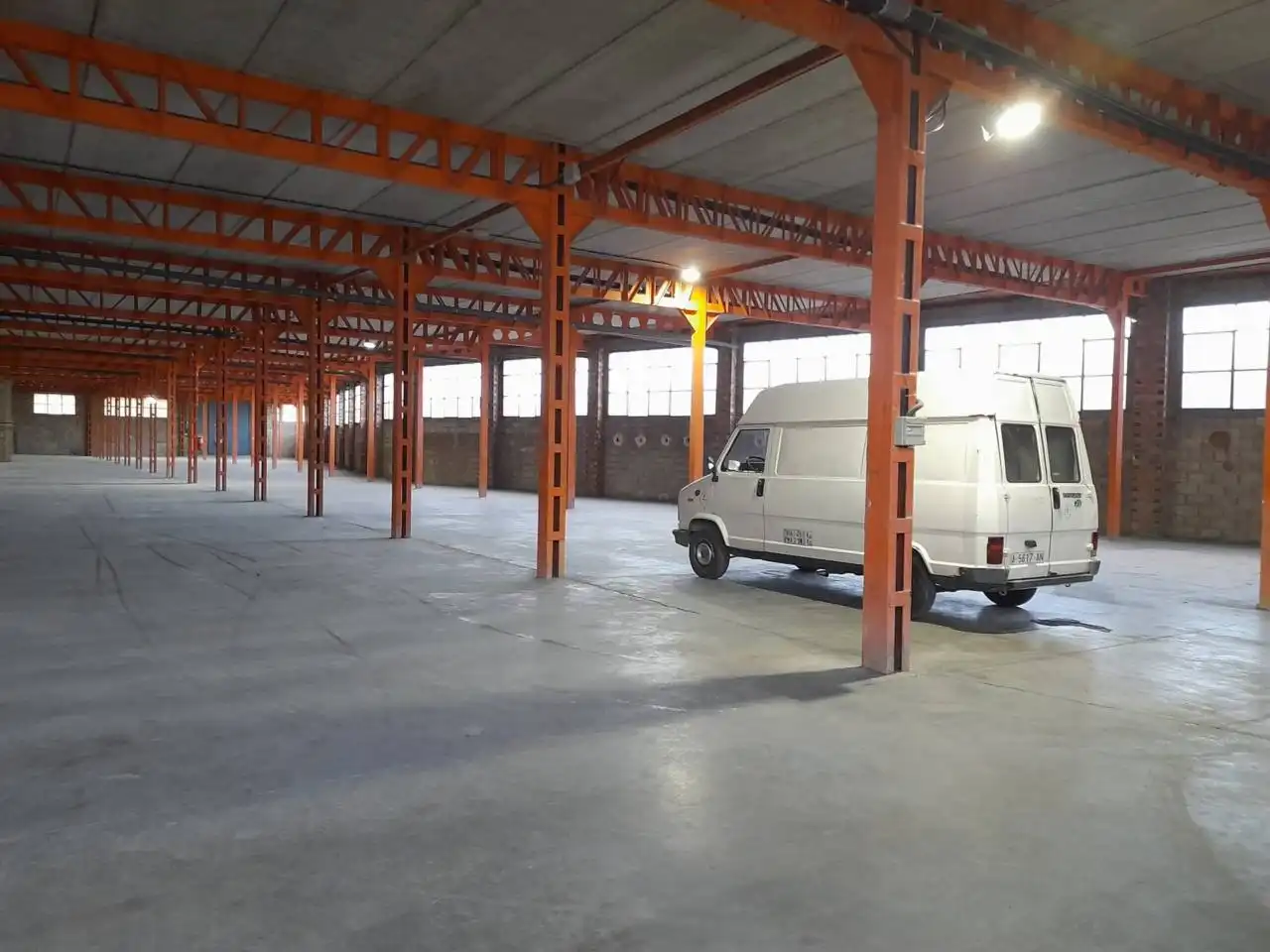 Aparcament de Nau industrial de lloguer en Biar, Alicante
