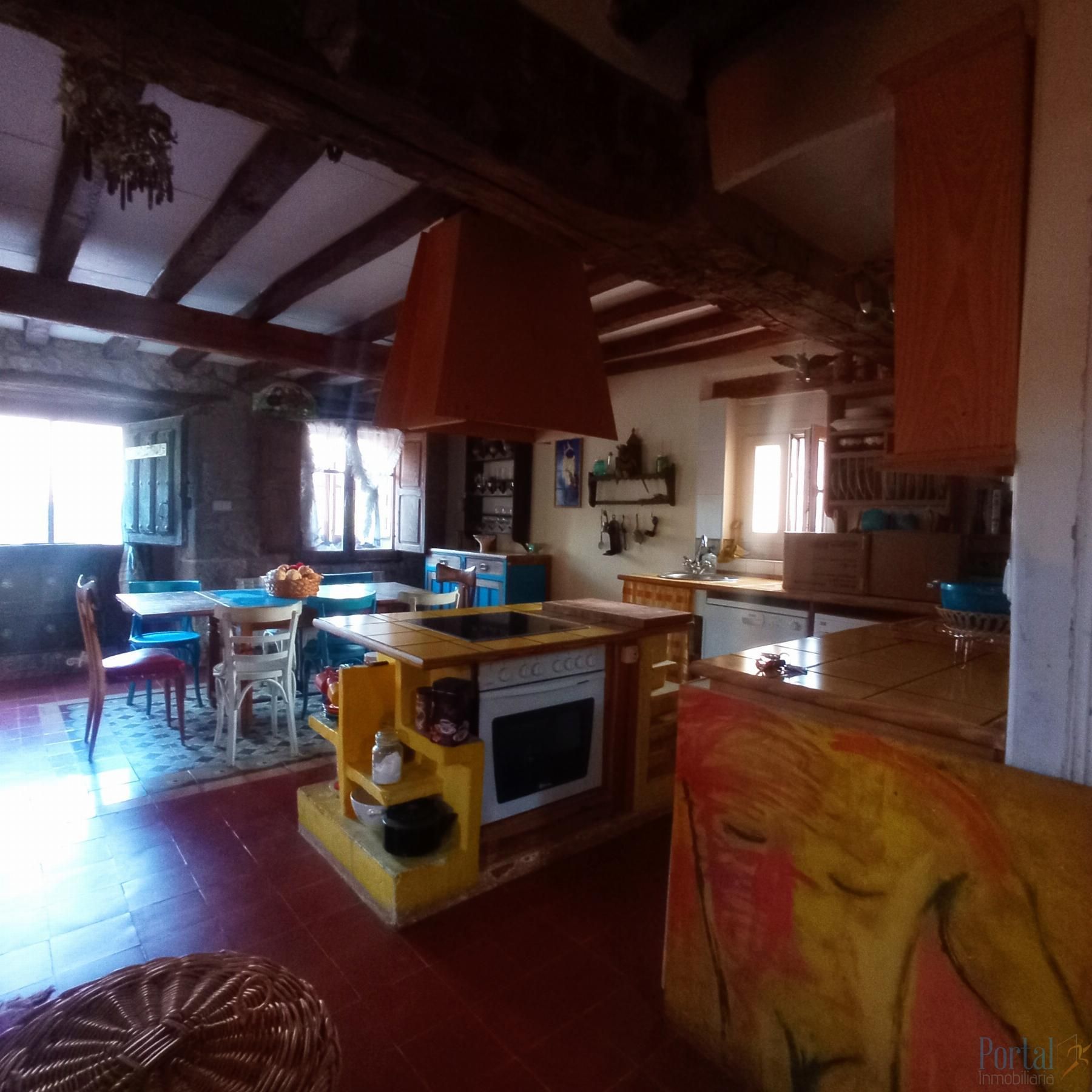 Cuina de Casa o xalet en venda en Modúbar de la Emparedada amb Calefacció, Parquet i Terrassa