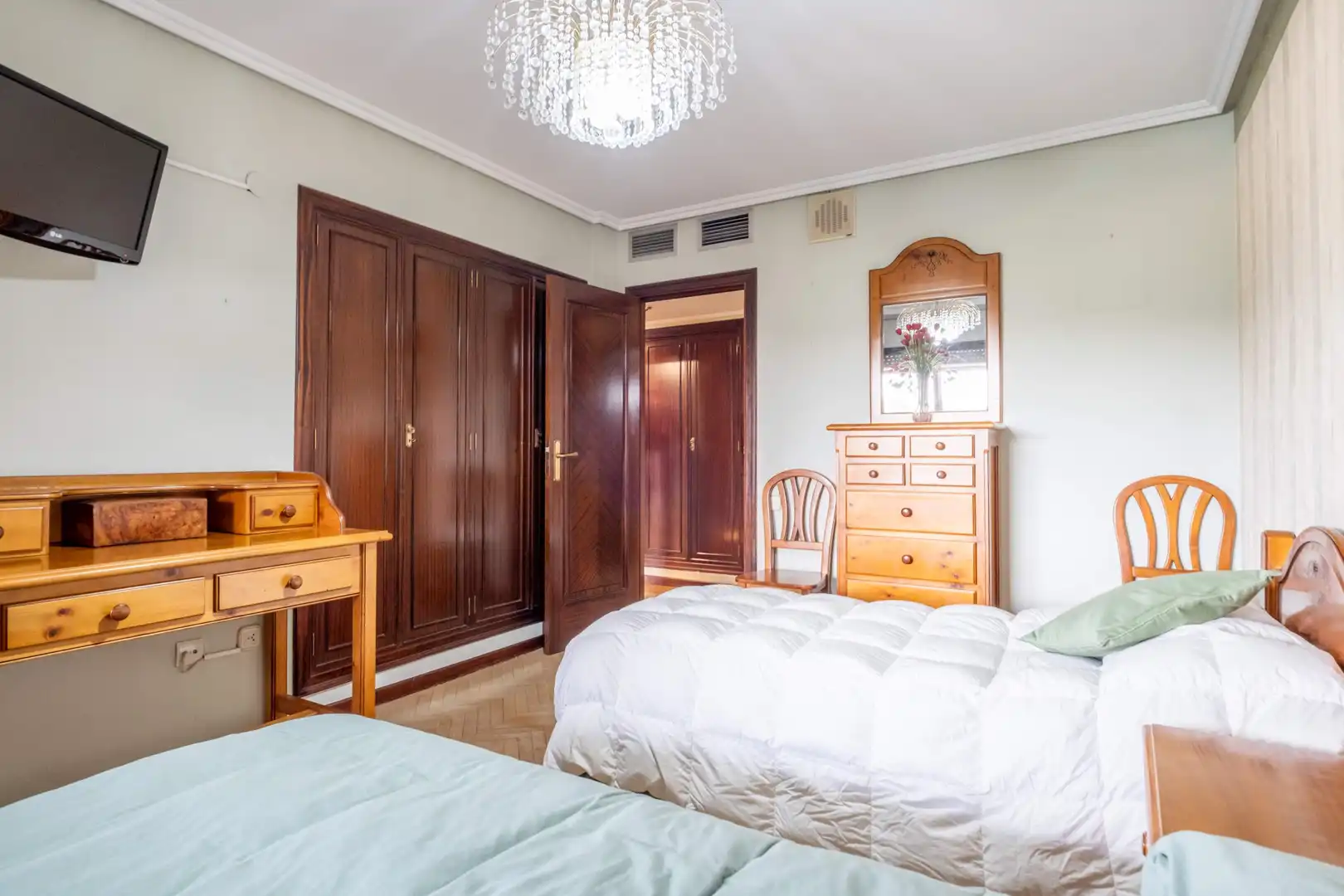 Schlafzimmer von Wohnung zum Verkauf in Zaragoza mit Klimaanlage, Heizung und Parkett