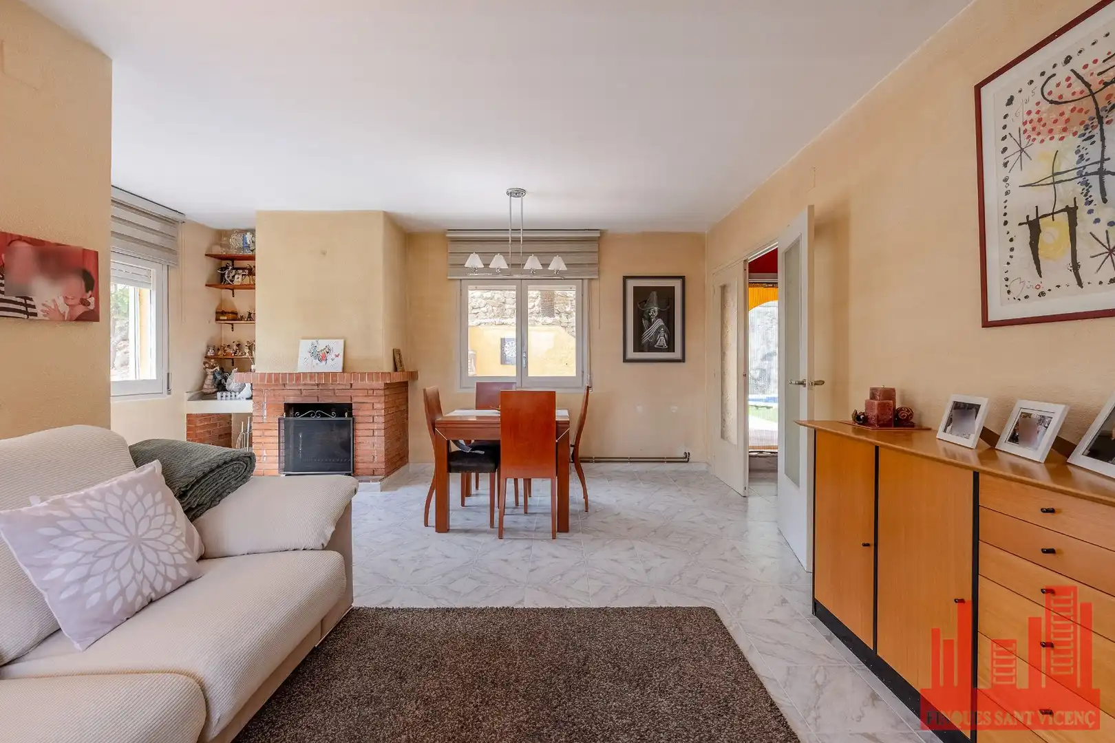 Sala de estar de Casa o chalet en venta en Vallirana con Aire acondicionado, Calefacción y Piscina