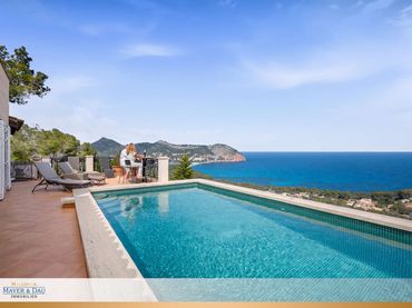 House with balcony for sale in Canyamel