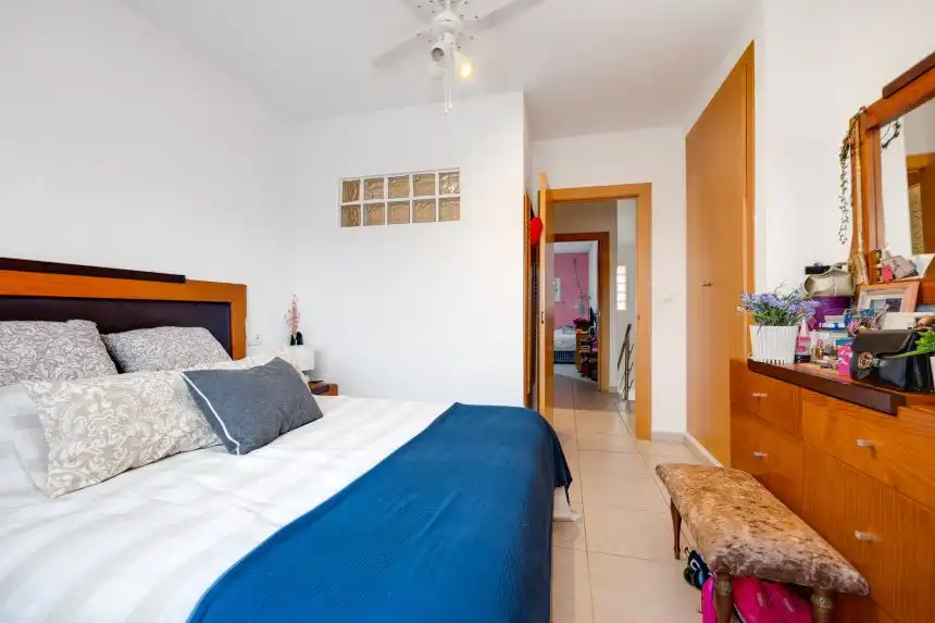 Habitación de Casa adosada en venta en Rojales con Piscina comunitaria