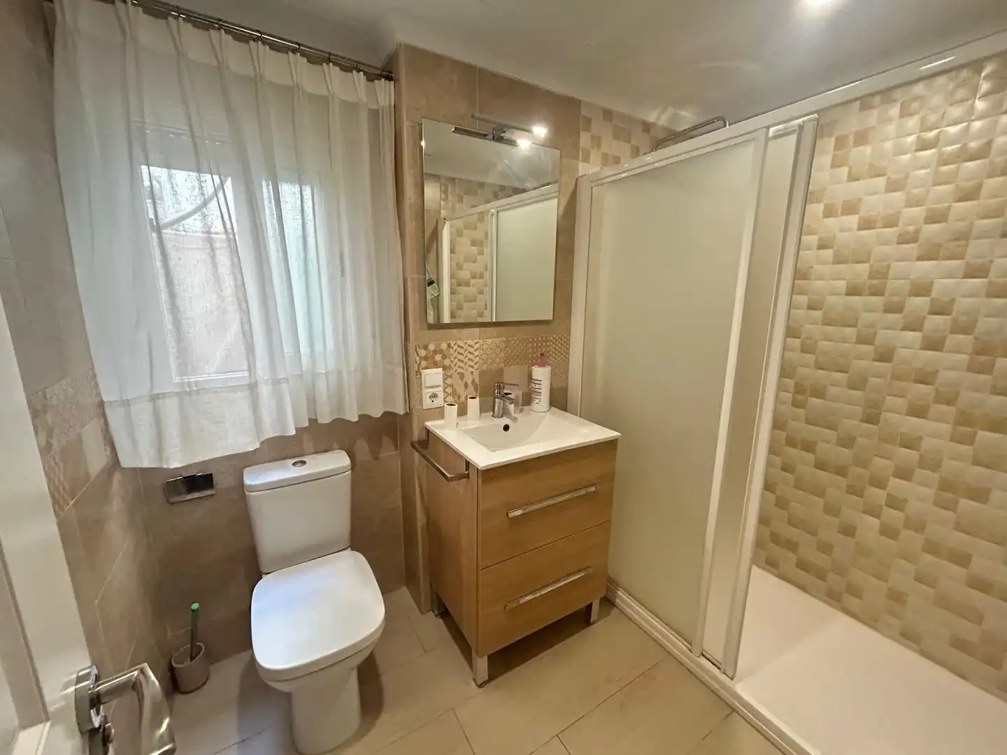 Baño de Piso en venta en Antequera con Aire acondicionado, Calefacción y Terraza