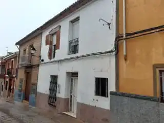 Casa aparellada en venda a C/ San Roque