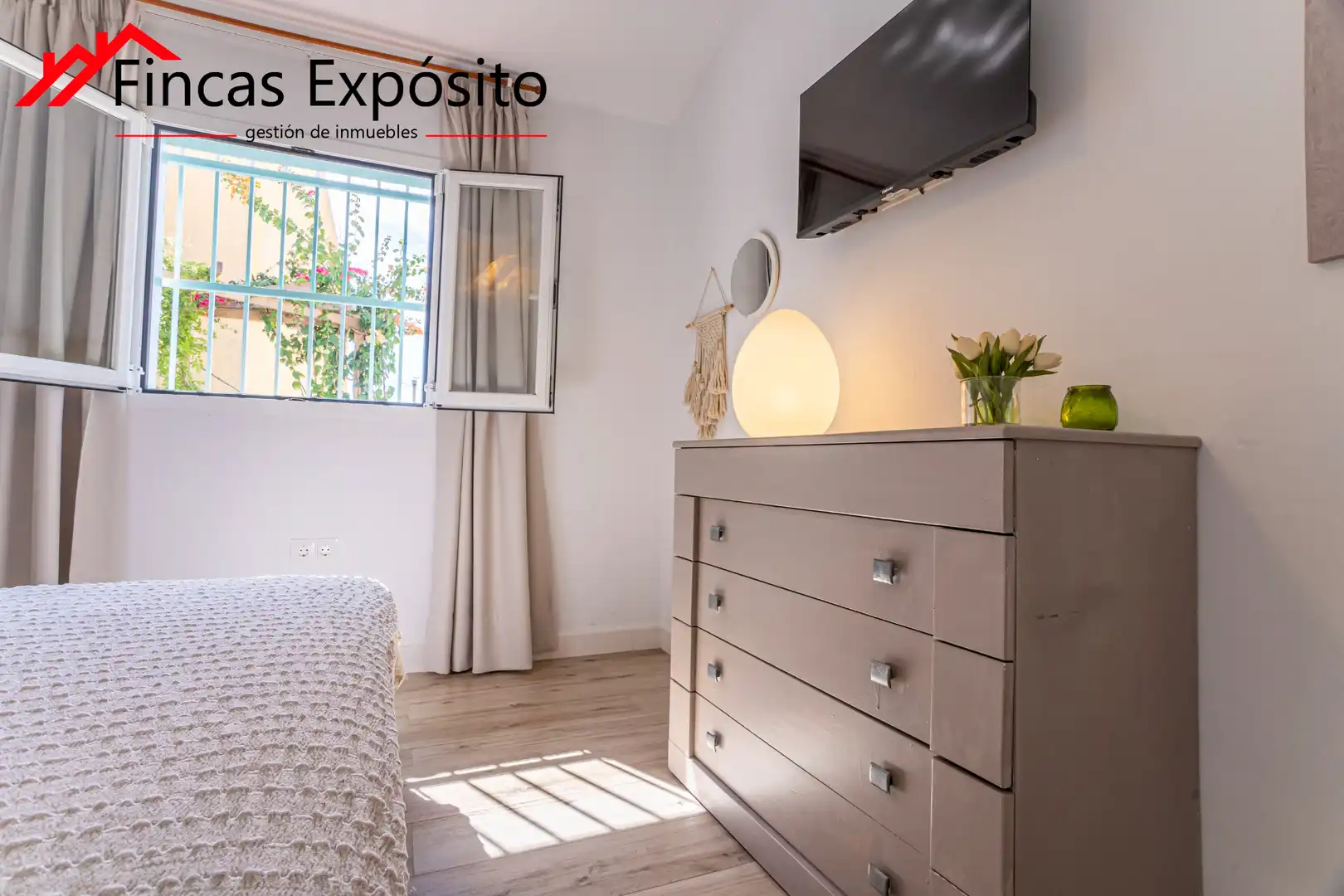 Dormitori de Casa o xalet en venda en Vélez-Málaga amb Aire condicionat i Terrassa