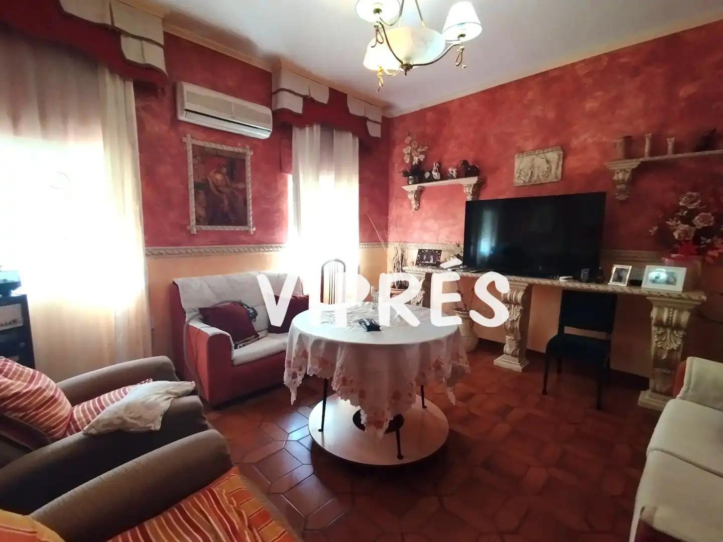 Houses for sale in Este