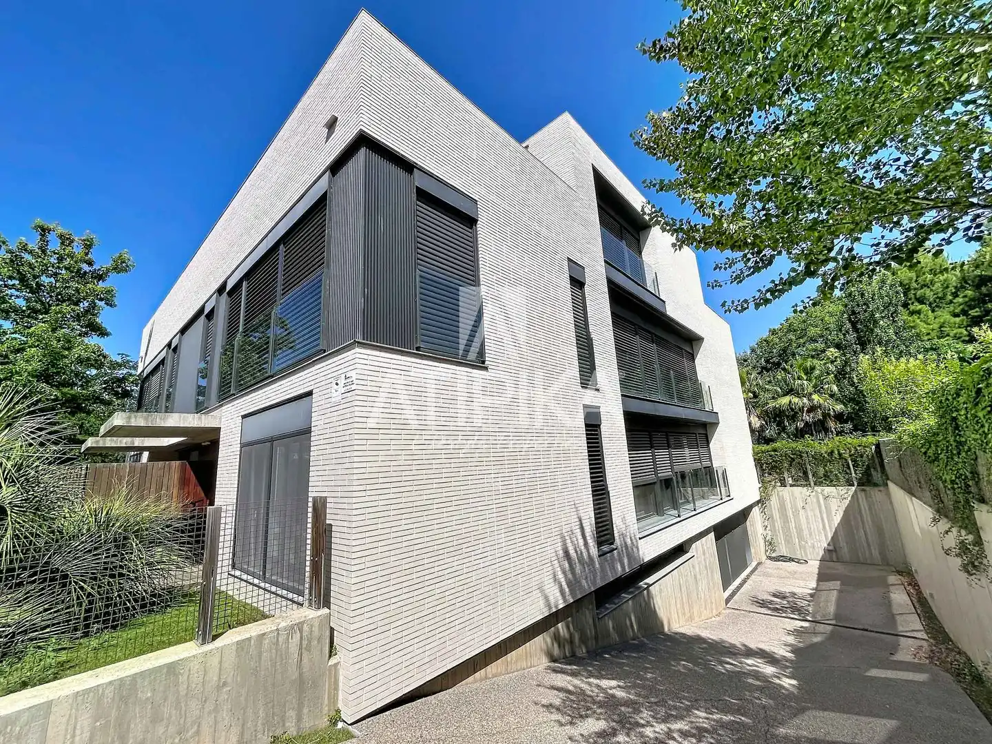 Vista exterior de Casa o xalet en venda en Sant Cugat del Vallès amb Aire condicionat, Calefacció i Terrassa