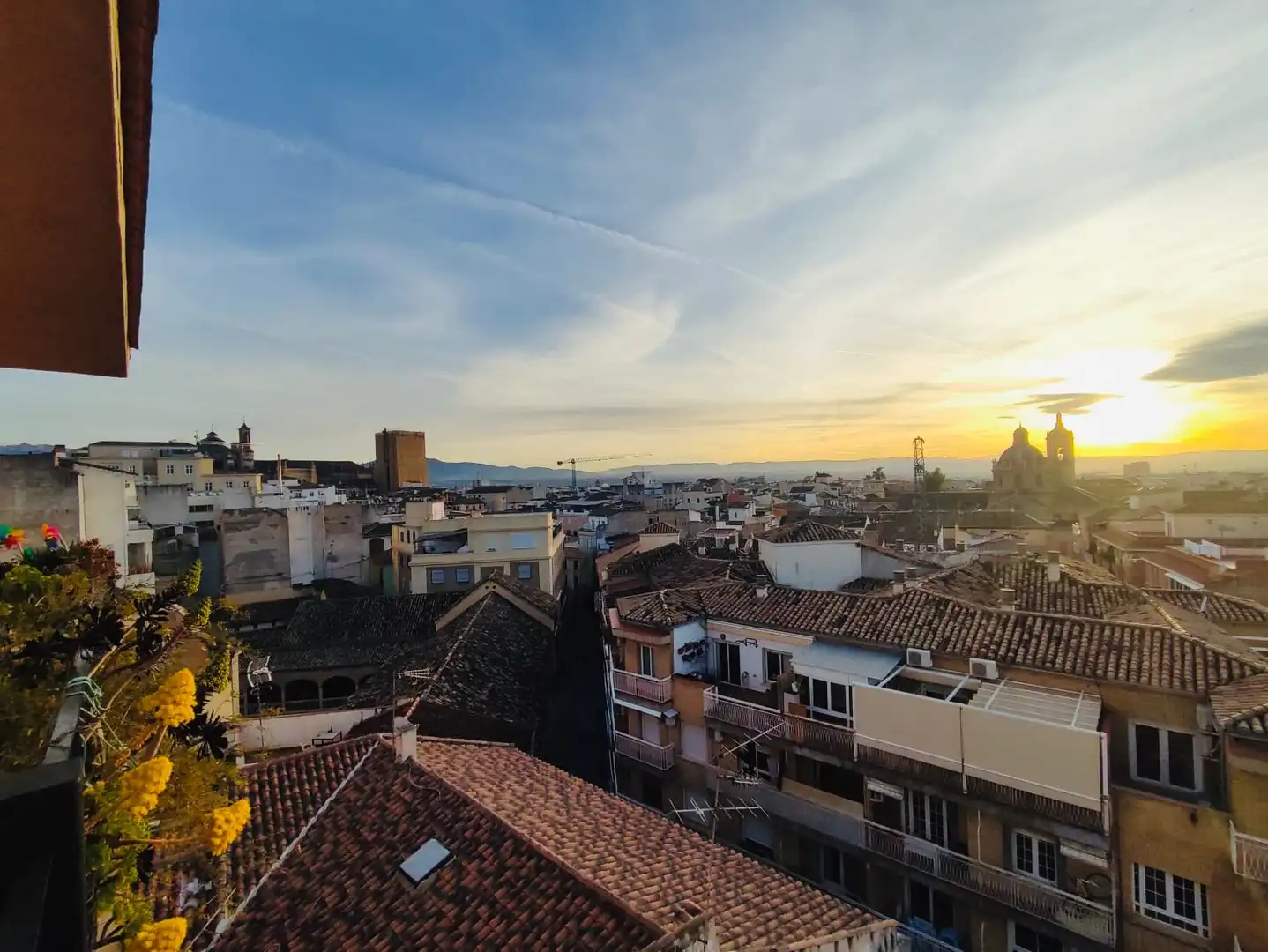 Außenansicht von Wohnung zur Miete in Granada mit Klimaanlage, Heizung und Terrasse