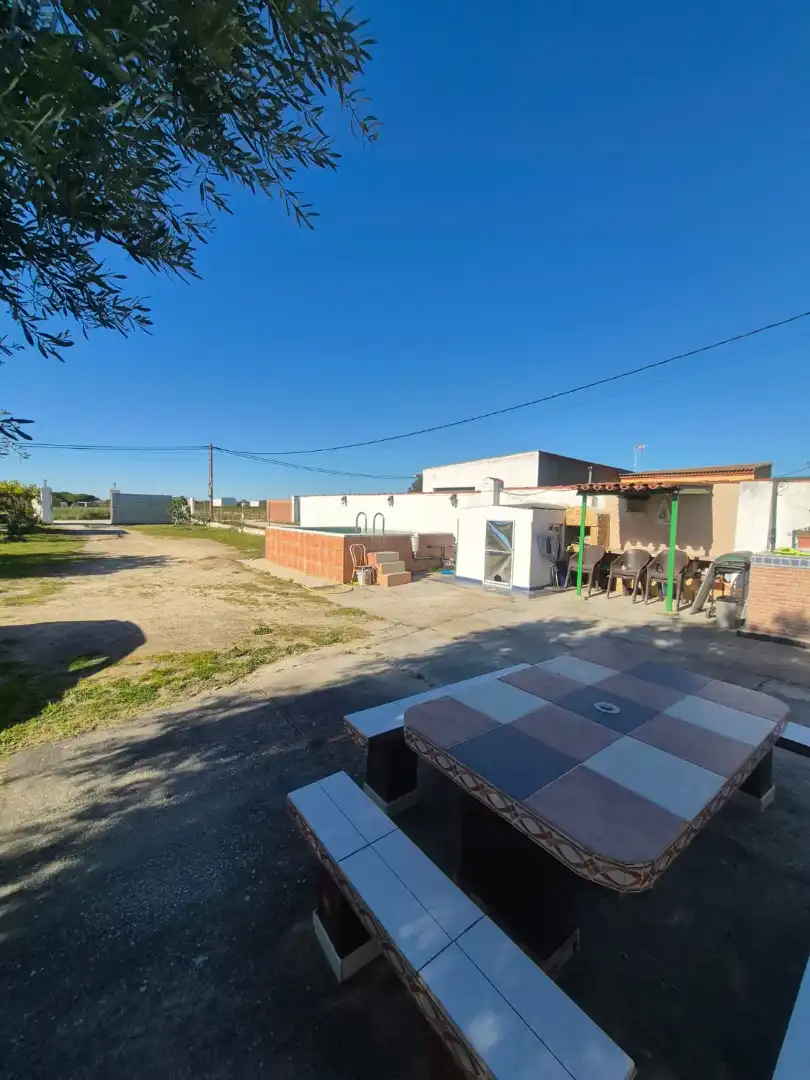Vista exterior de Casa o xalet en venda en Chiclana de la Frontera