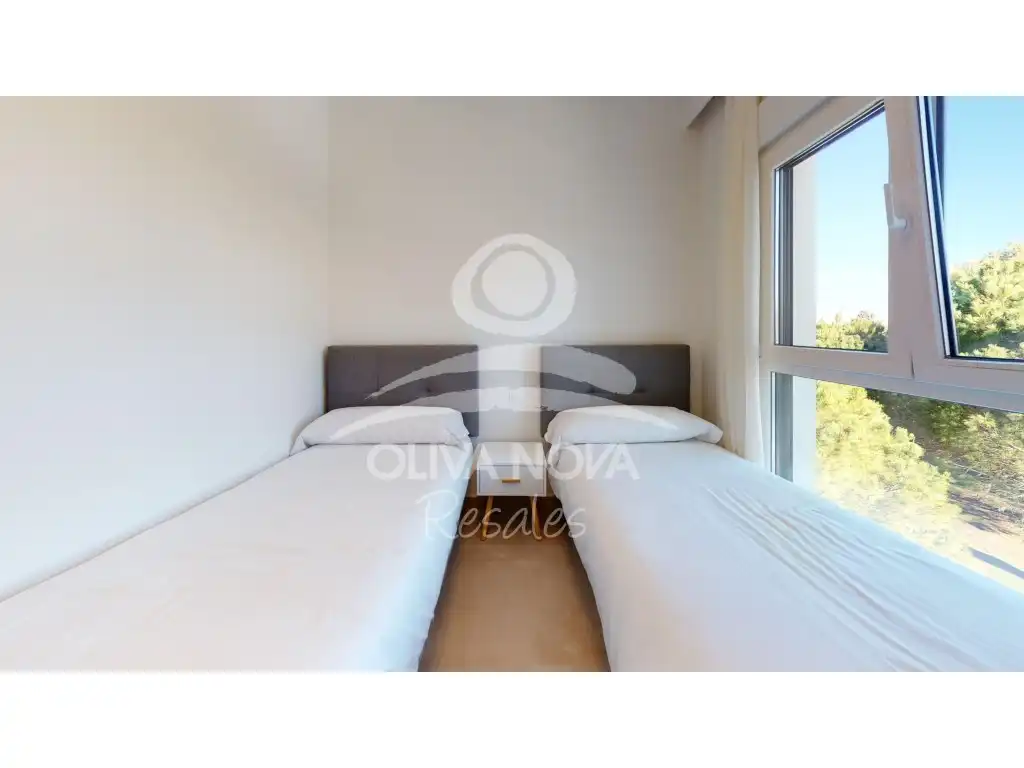 Dormitori de Apartament en venda en Oliva amb Aire condicionat, Jardí privat i Terrassa