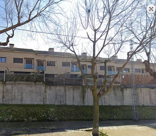 Casa-chalet en Venta en Novés