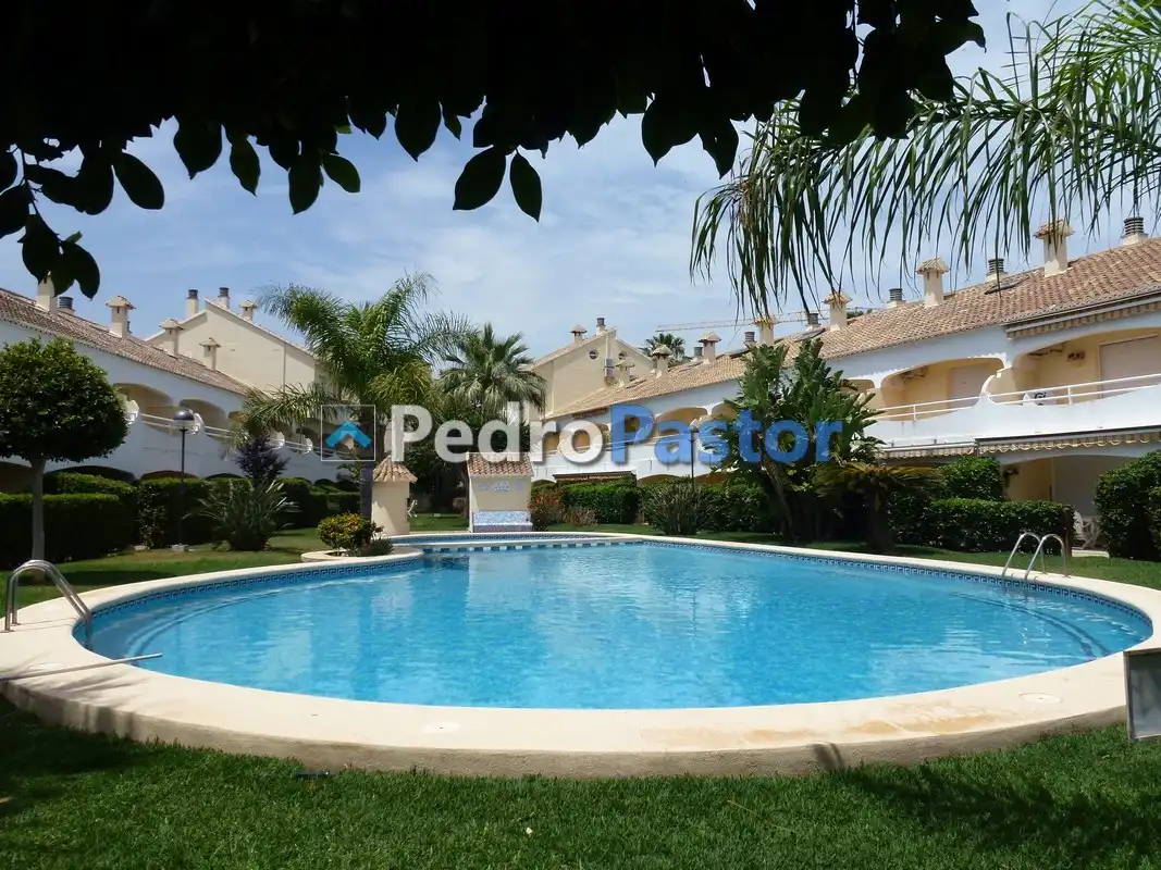Apartamento con piscina en venta en Las Marinas / Les Marines