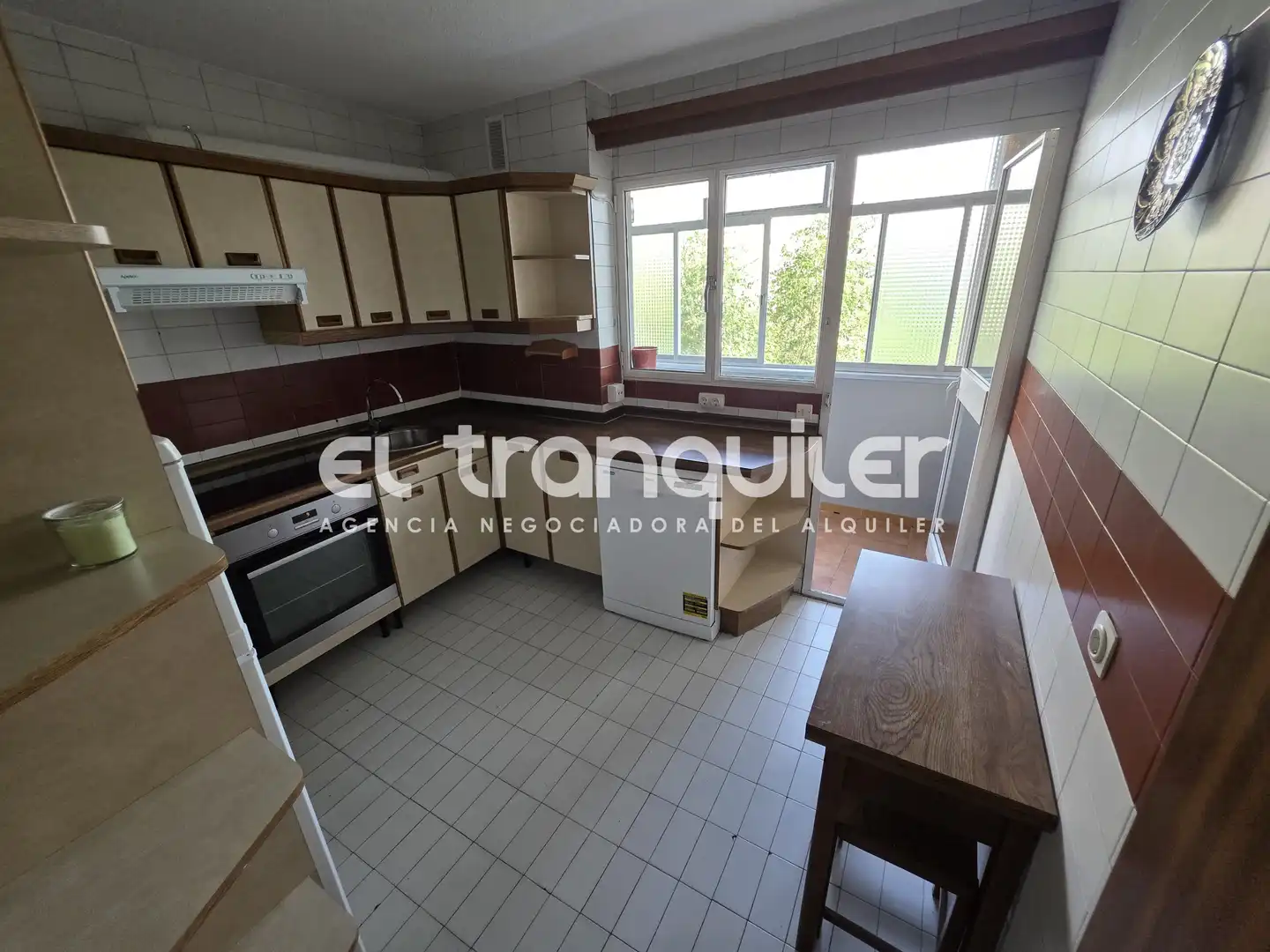 Kitchen of Flat for rent in Madrid  with Parquet flooring, Terrace and Furnished