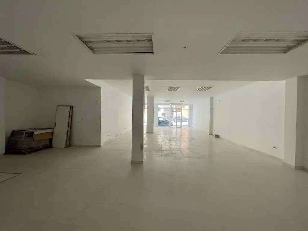 Local comercial en venta en Avenida Primero de Mayo, imagen 11
