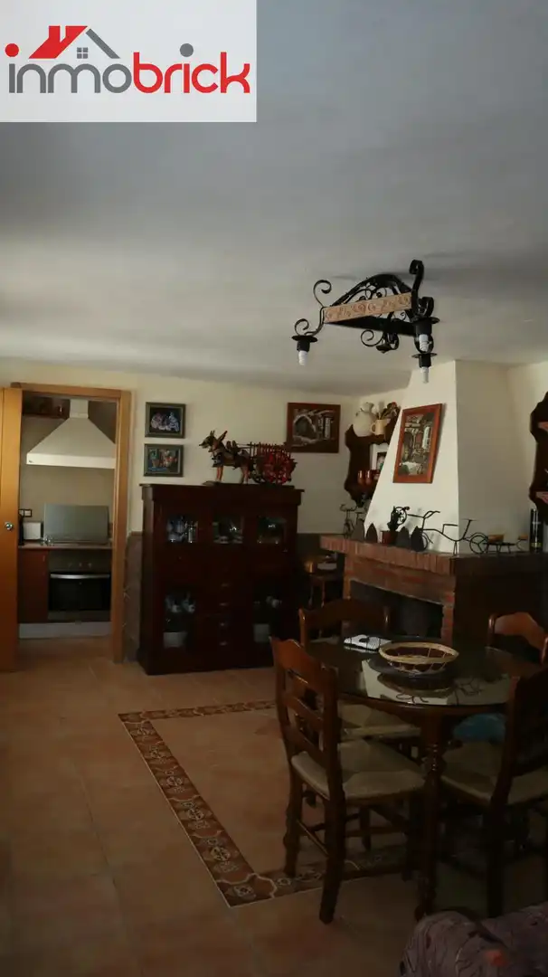 Casa amb terrassa en venda a Rute, imagen 3