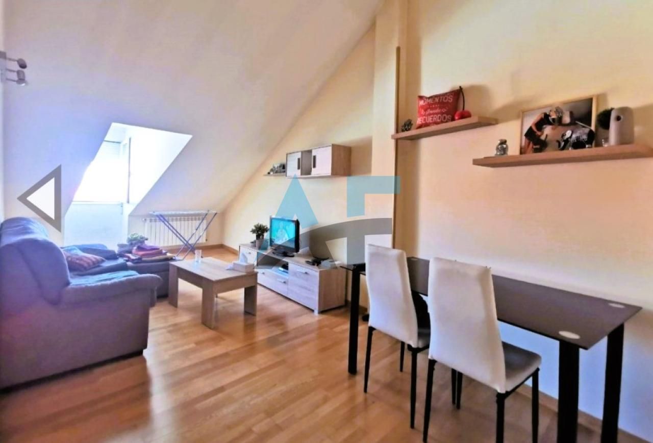 Wohnzimmer von Wohnungen zum verkauf in San Cibrao das Viñas mit Heizung, Abstellraum und Möbliert