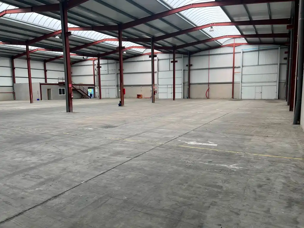 Nave industrial de alquiler en O Corgo  