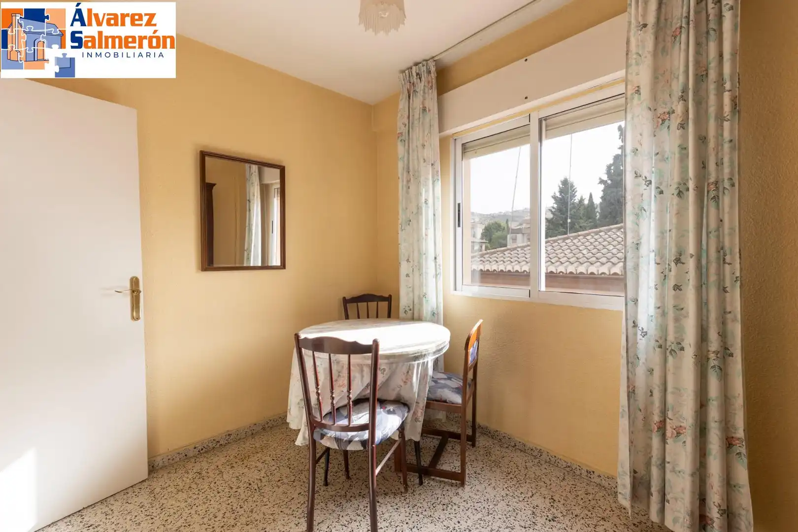 Dining room of Flat for sale in Genil