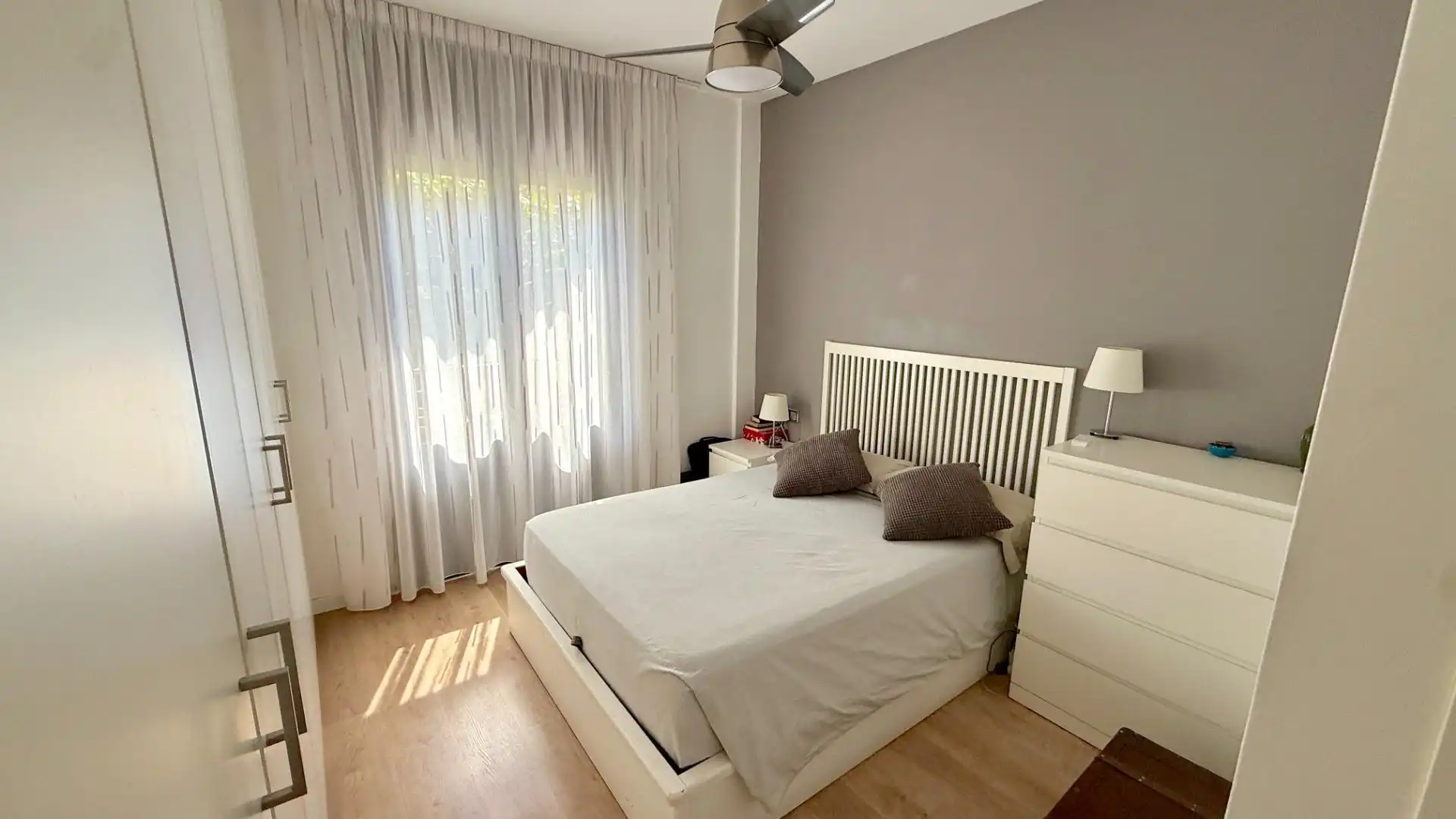Bedroom of Flat for sale in Barcelona  with Air Conditioner, Heating and Parquet flooring