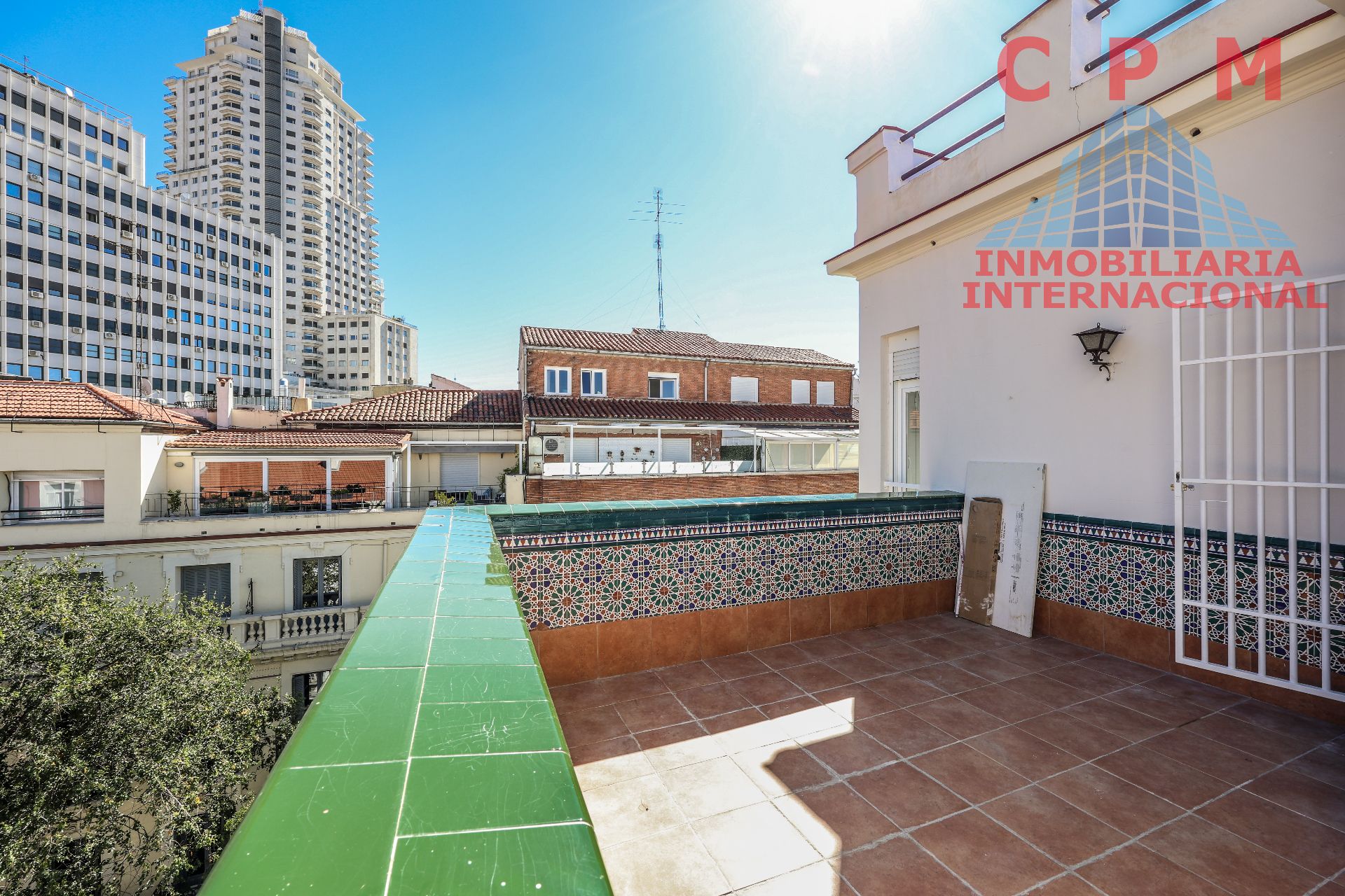 Terrassa de Àtic de lloguer en  Madrid Capital amb Aire condicionat, Calefacció i Parquet