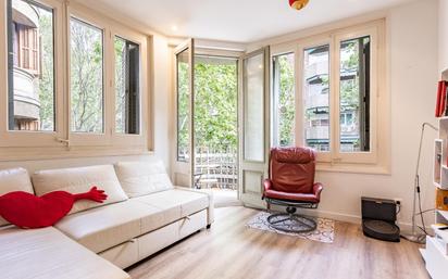 Sala d'estar de Pis en venda en  Barcelona Capital amb Calefacció i Balcó