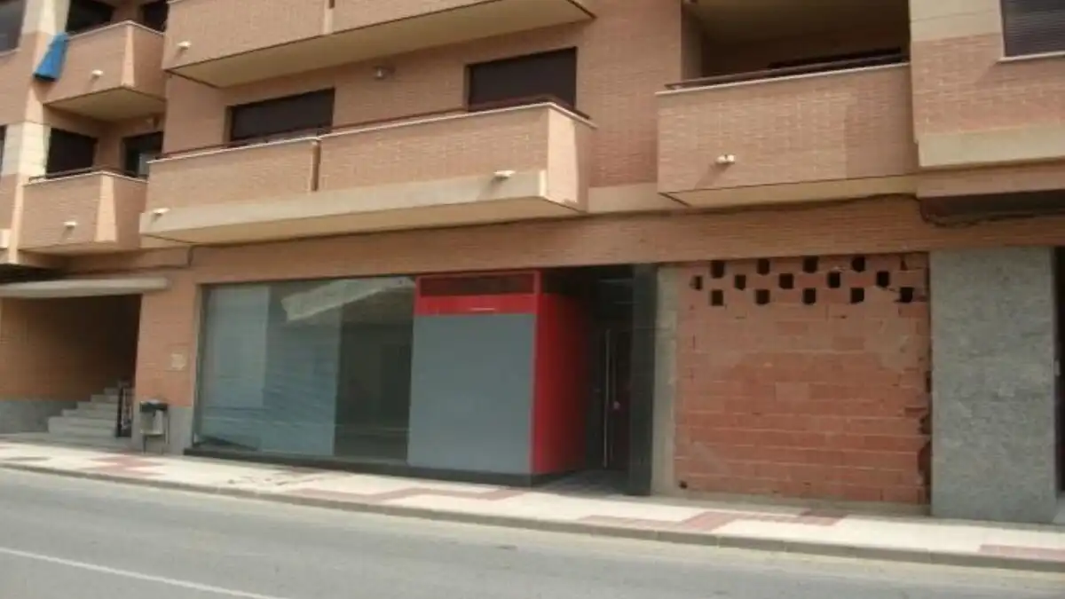 Local comercial en venda a LORCA 6