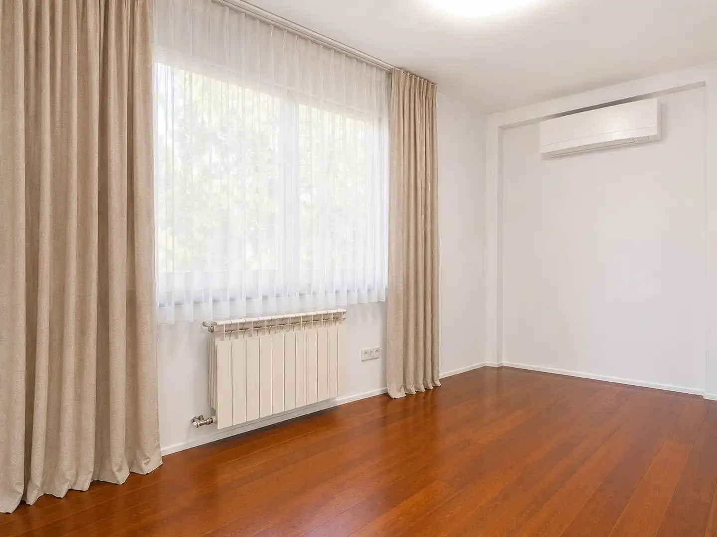 Habitación de Casa o chalet en venta en Gavà con Aire acondicionado, Calefacción y Jardín privado
