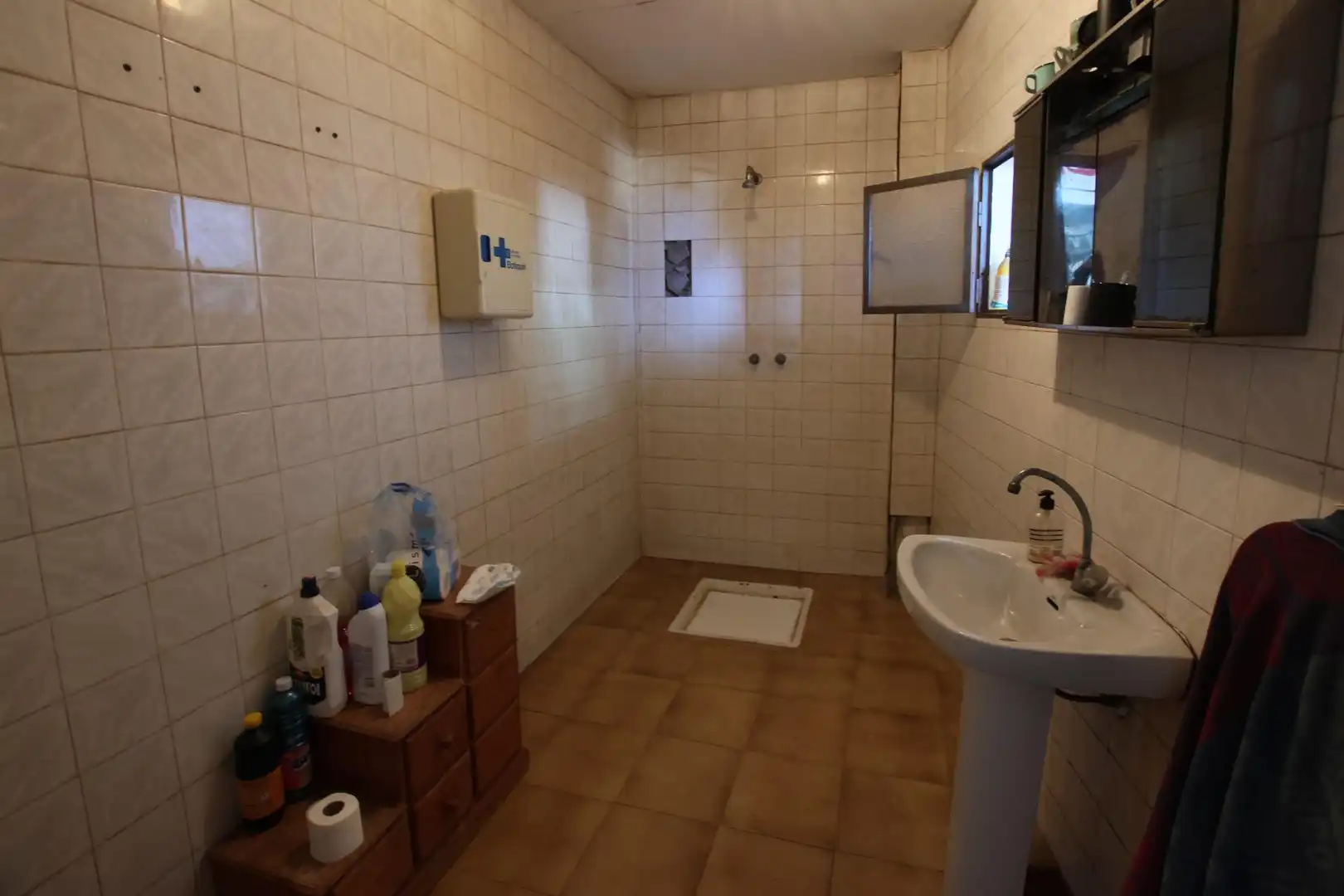 Badezimmer von Fabrikhallen zum Verkauf in Guadiana