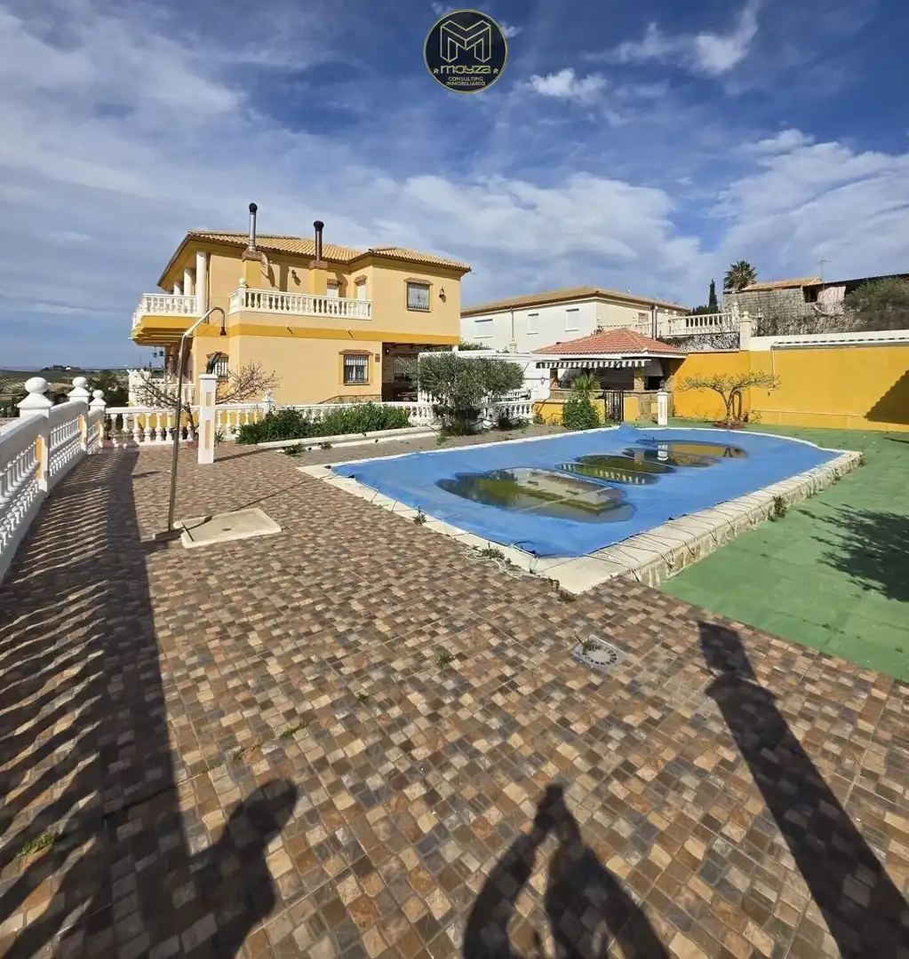 Piscina de Casa o xalet en venda en Jaén amb Aire condicionat, Traster i Piscina