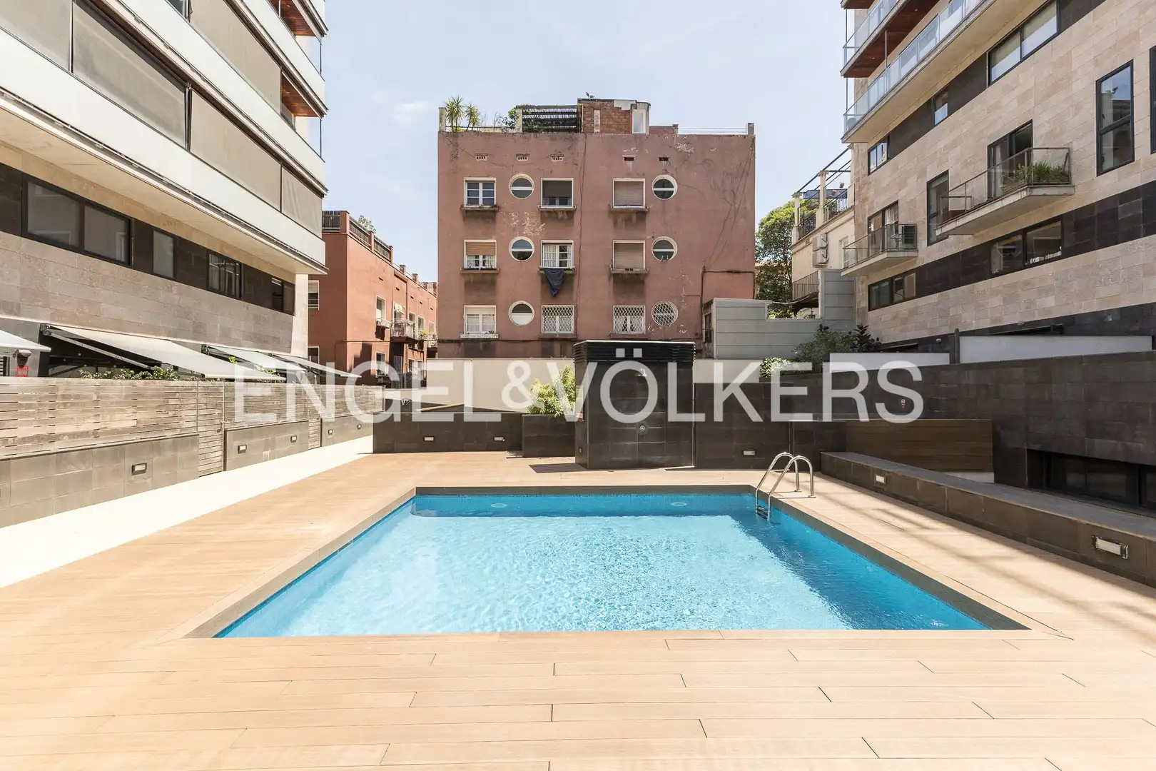 Piscina de Pis en venda en Barcelona amb Aire condicionat, Calefacció i Piscina