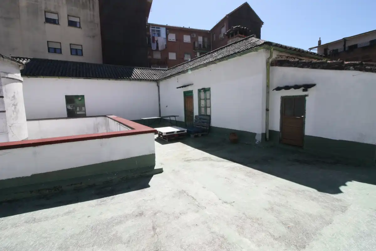 Vista exterior de Edificio en venta en Arenas de San Pedro