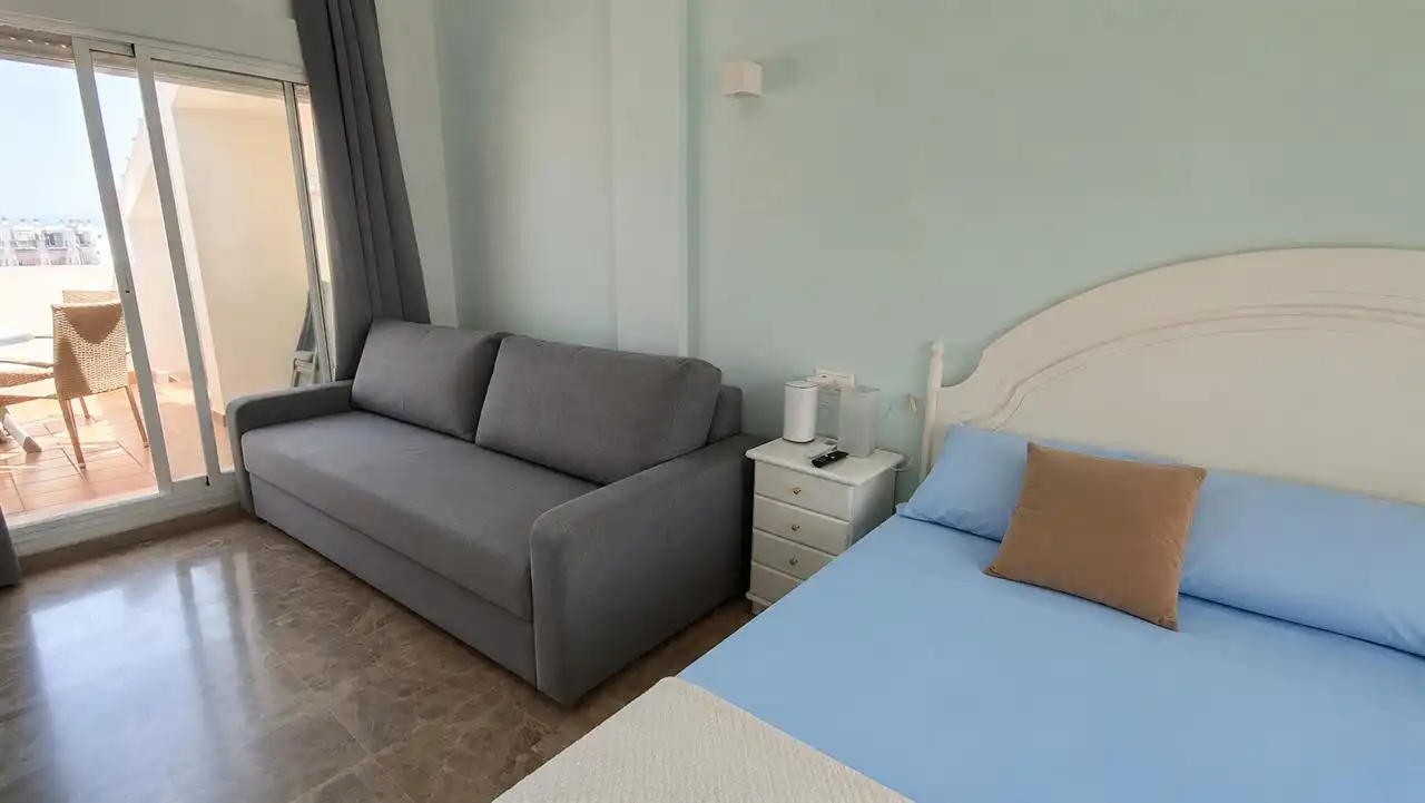 Schlafzimmer von Wohnung zur Miete in Benalmádena mit Schwimmbad und Möbliert