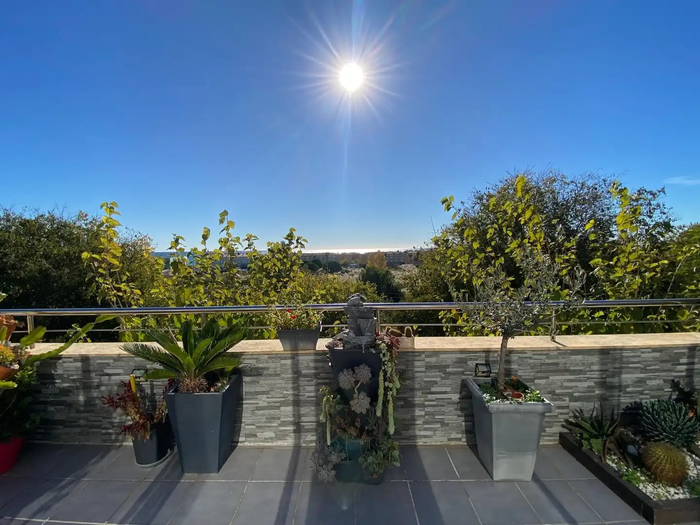Terrasse von Einfamilien-Reihenhaus zum Verkauf in El Vendrell mit Klimaanlage, Heizung und Terrasse