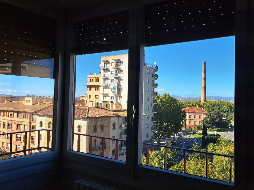 Vista exterior de Pis en venda en Monzón amb Terrassa i Balcó