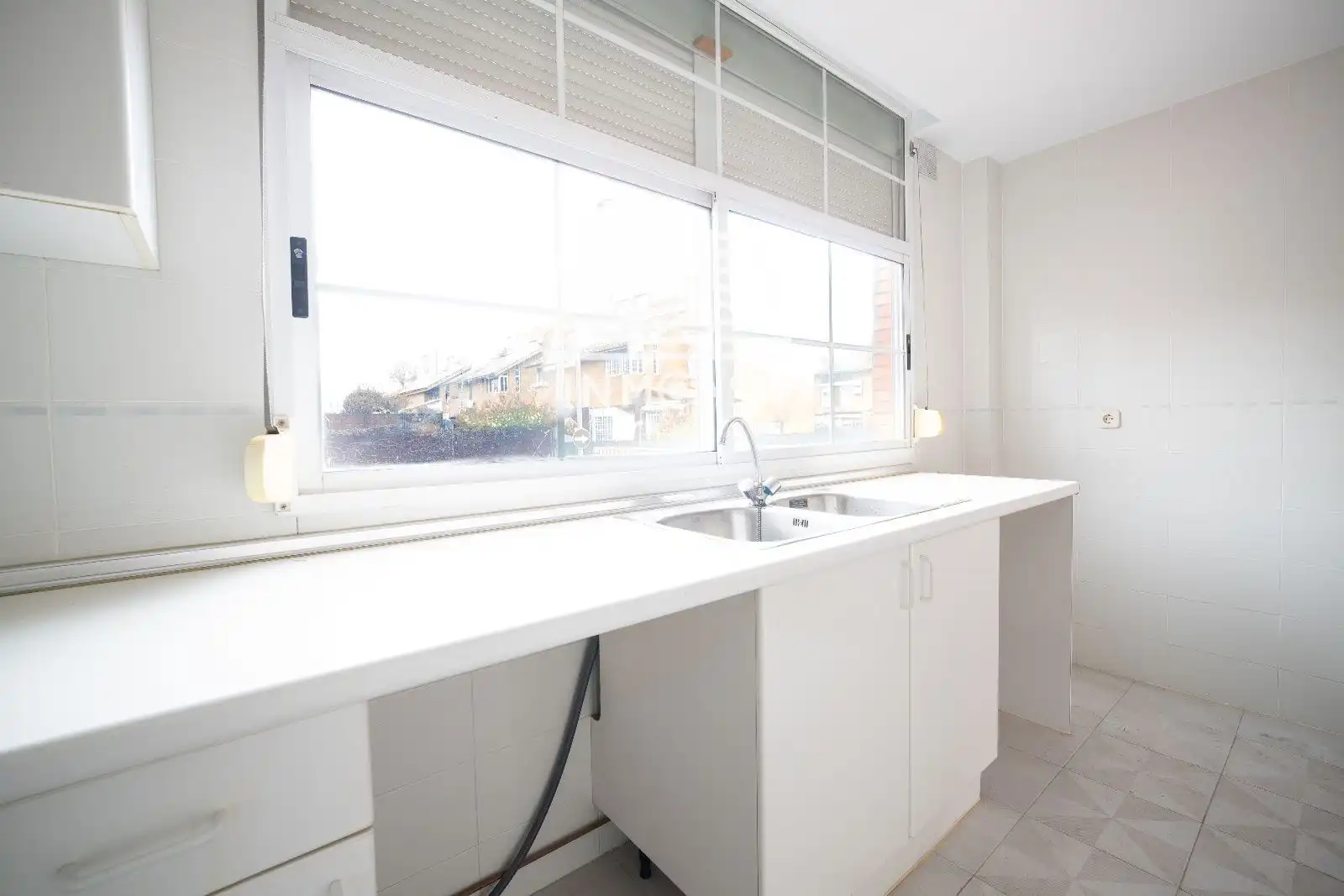 Cocina de Casa adosada en venta en Mejorada del Campo con Calefacción, Jardín privado y Terraza