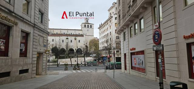 Local comercial en Alquiler en Centro - Ayuntamiento