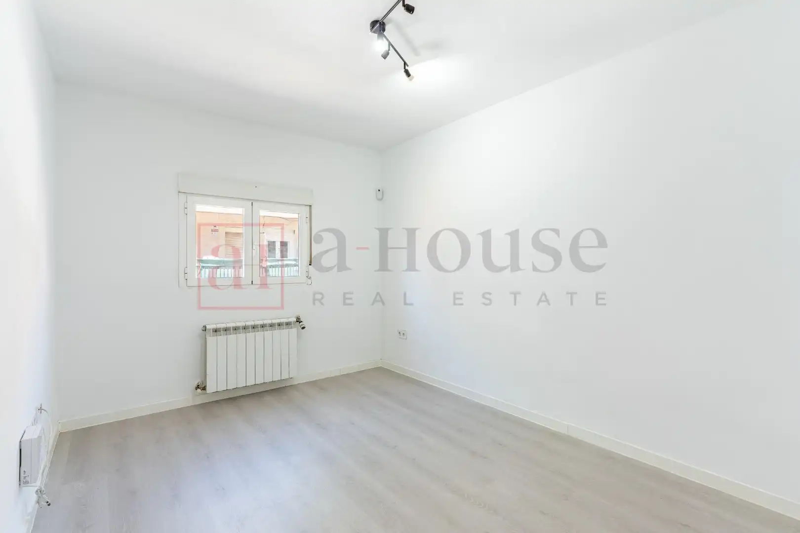 Habitación de Piso en venta en Madrid con Calefacción y Parquet