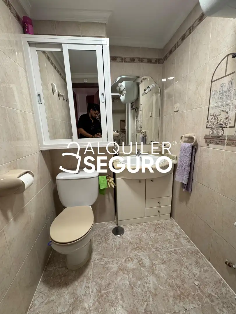 Bathroom of Flat for rent in Málaga  with Furnished