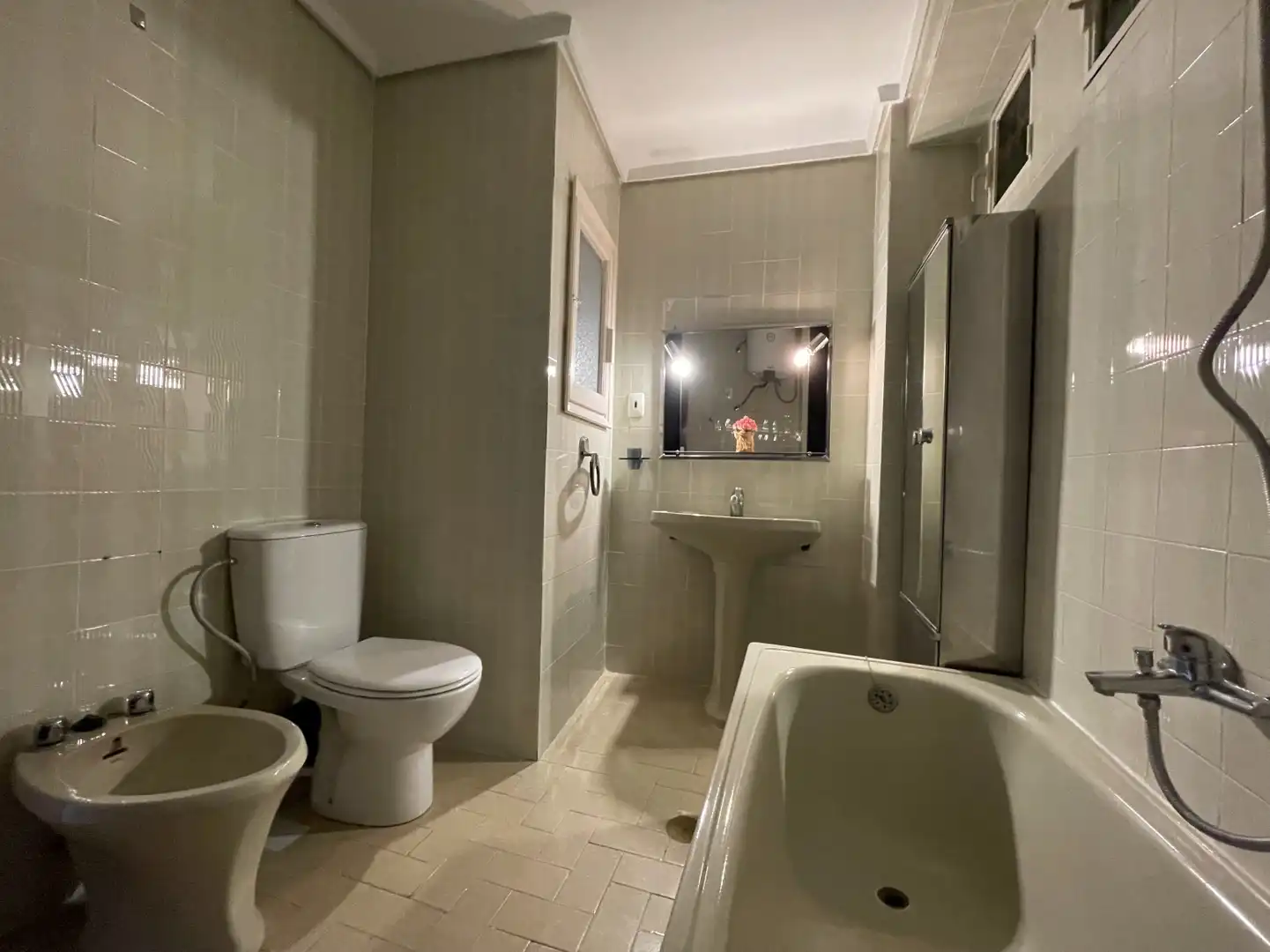 Baño de Piso en venta en Valencia con Aire acondicionado y Balcón