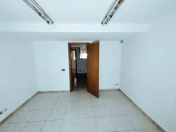 Local comercial en venda a C/ Bisbe Strauch, imagen 7