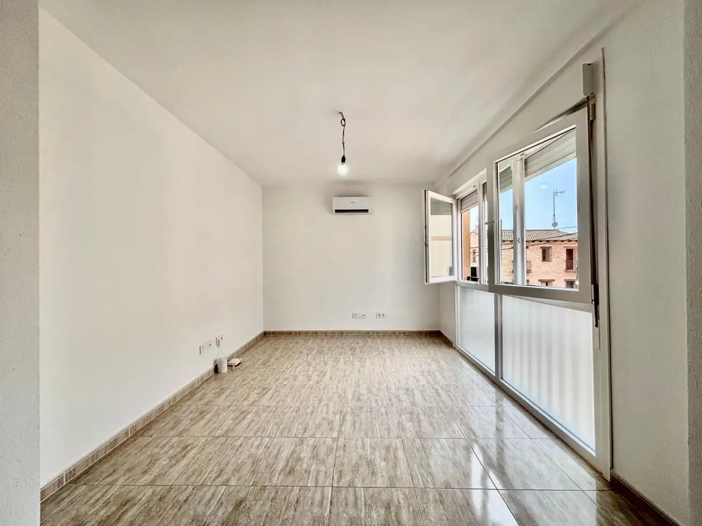 Piso con ascensor en venta en Lominchar