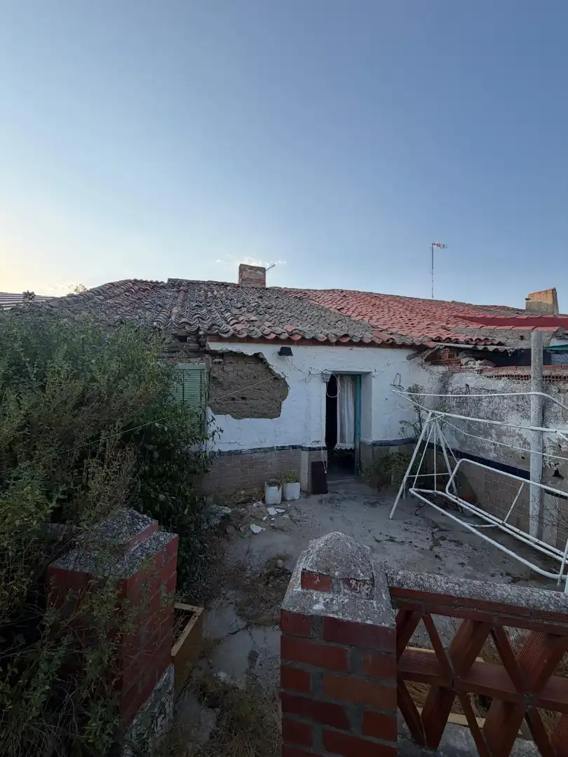 Exterior view of Country homes for sale in Sinlabajos  with Heating, Private garden and Terrace