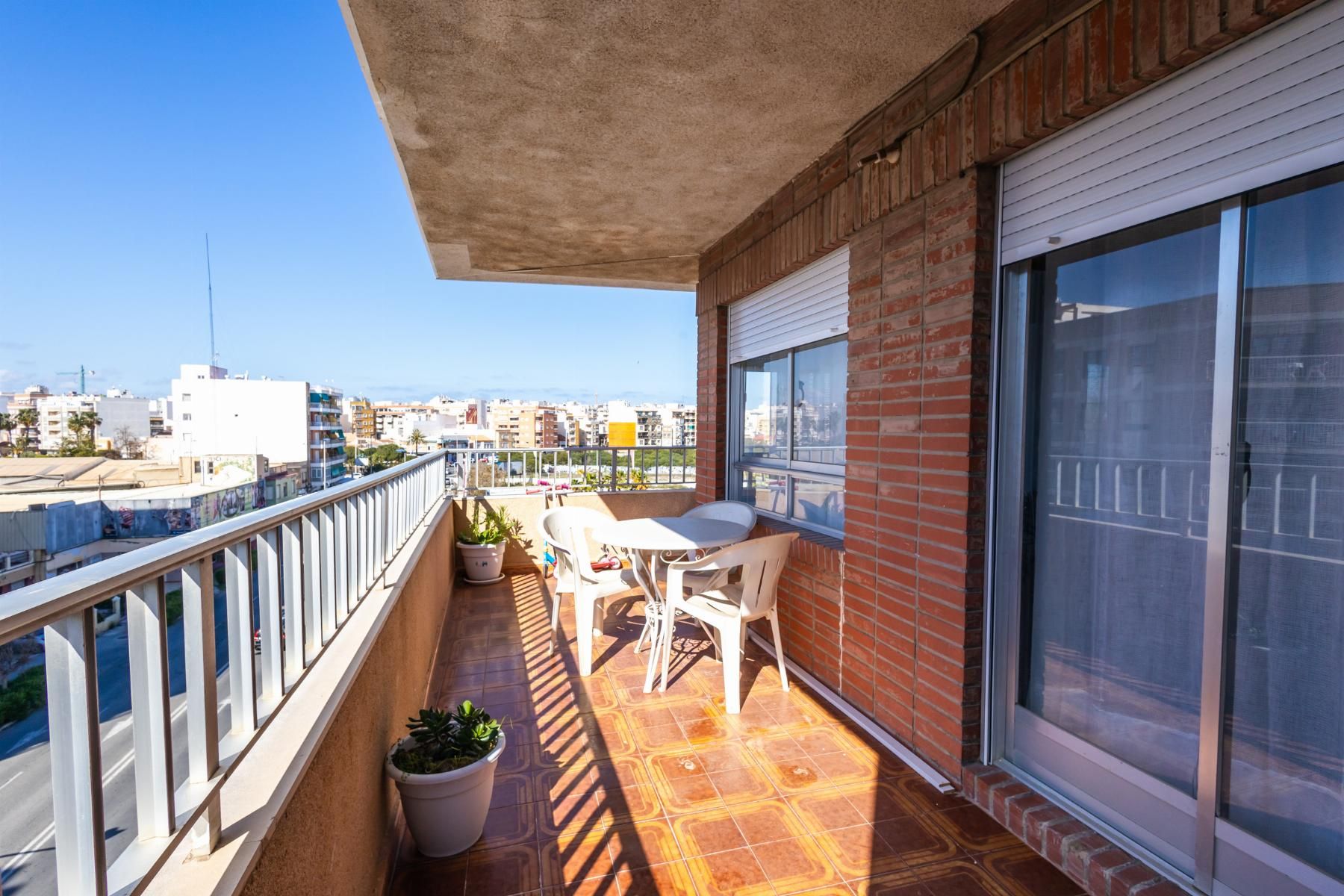 Terrassa de Apartament en venda en Torrevieja amb Aire condicionat, Terrassa i Moblat
