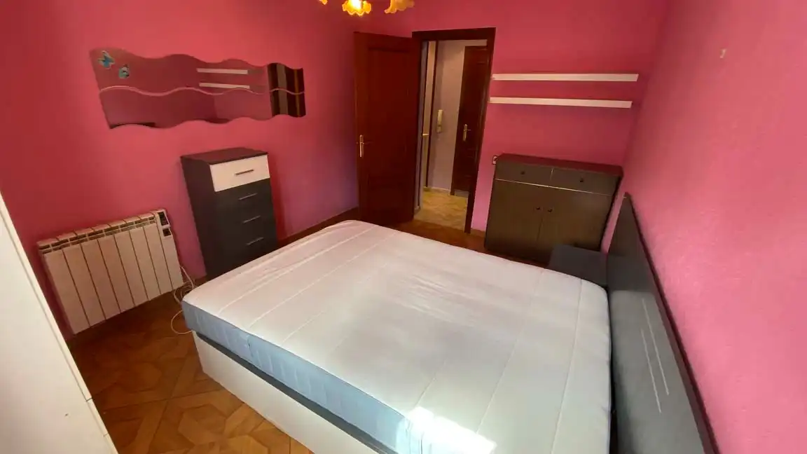Habitación de Piso de alquiler en San Martín del Rey Aurelio con Calefacción, Amueblado y Horno
