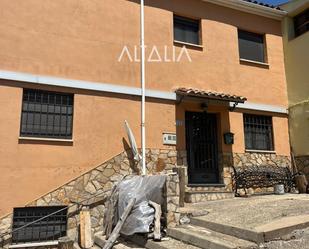 Vista exterior de Casa adosada en venda en Beamud