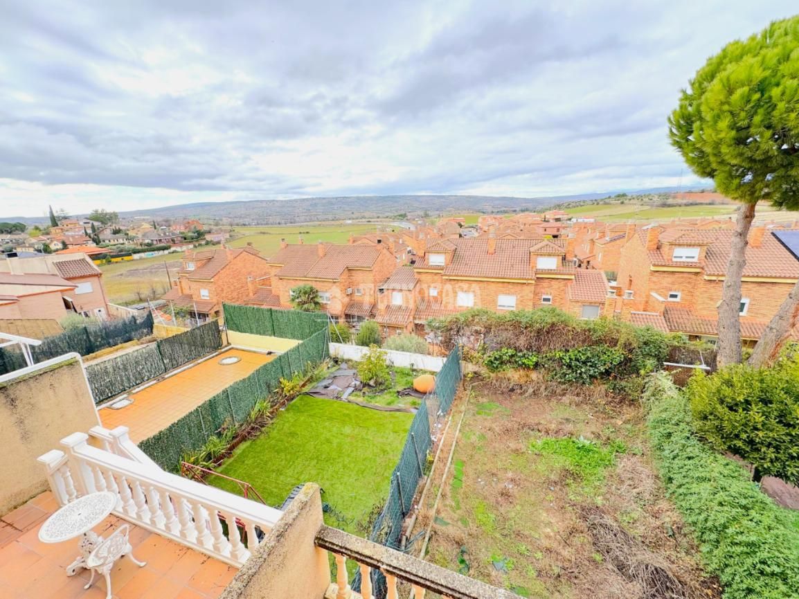 Garden of Single-family semi-detached for sale in Torrelaguna  with Air Conditioner and Terrace