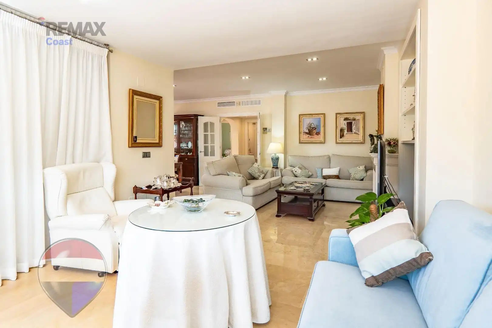 Wohnzimmer von Einfamilien-Reihenhaus zum Verkauf in Torremolinos mit Klimaanlage, Heizung und Terrasse