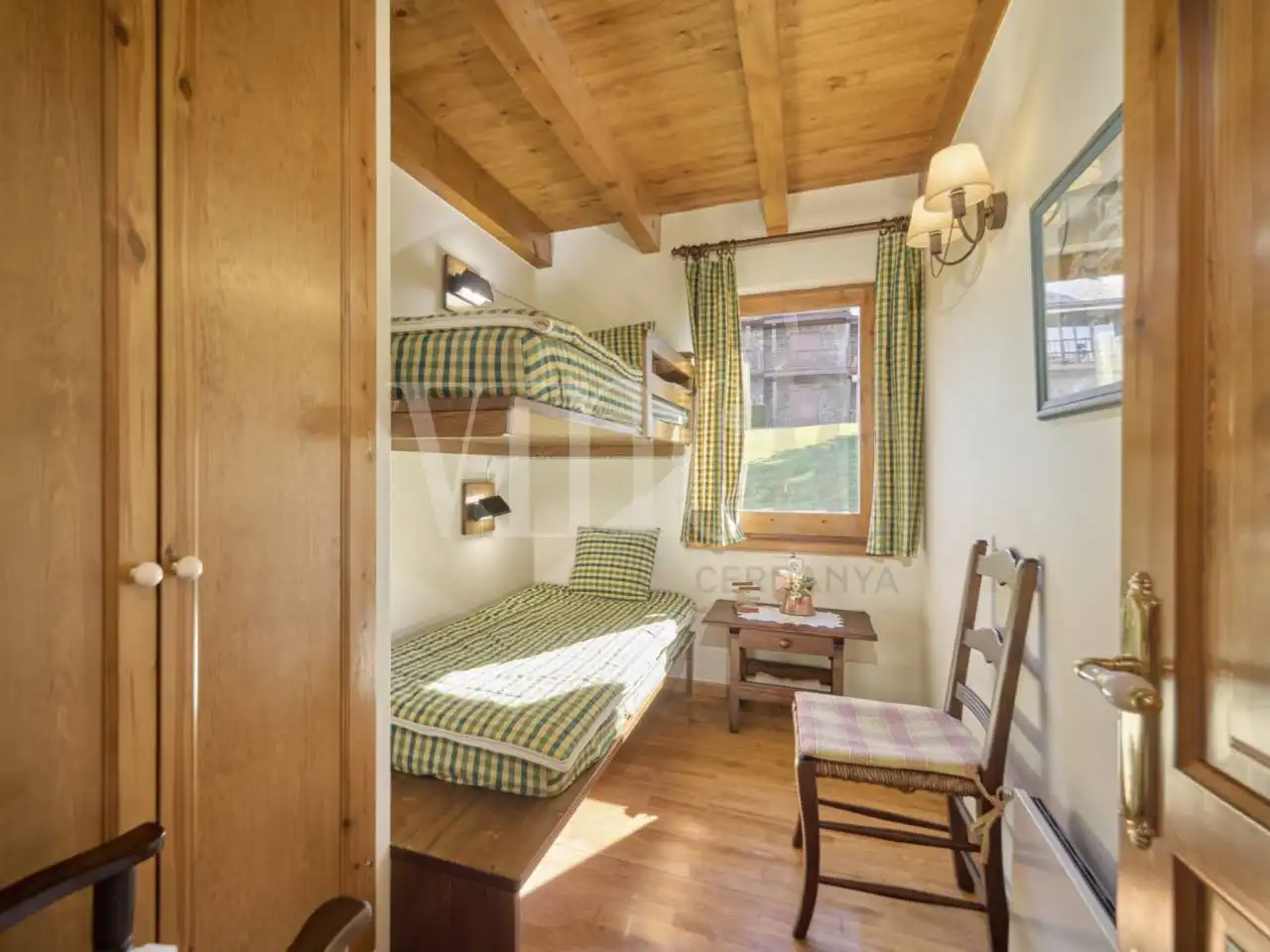 Dormitori de Casa o xalet en venda en Fontanals de Cerdanya amb Calefacció, Jardí privat i Parquet