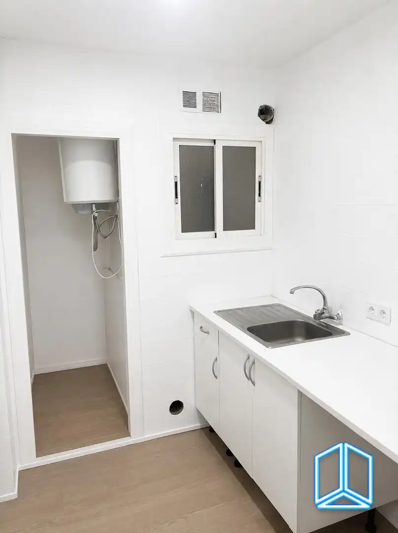 Kitchen of Flat for sale in Santa Coloma de Gramenet