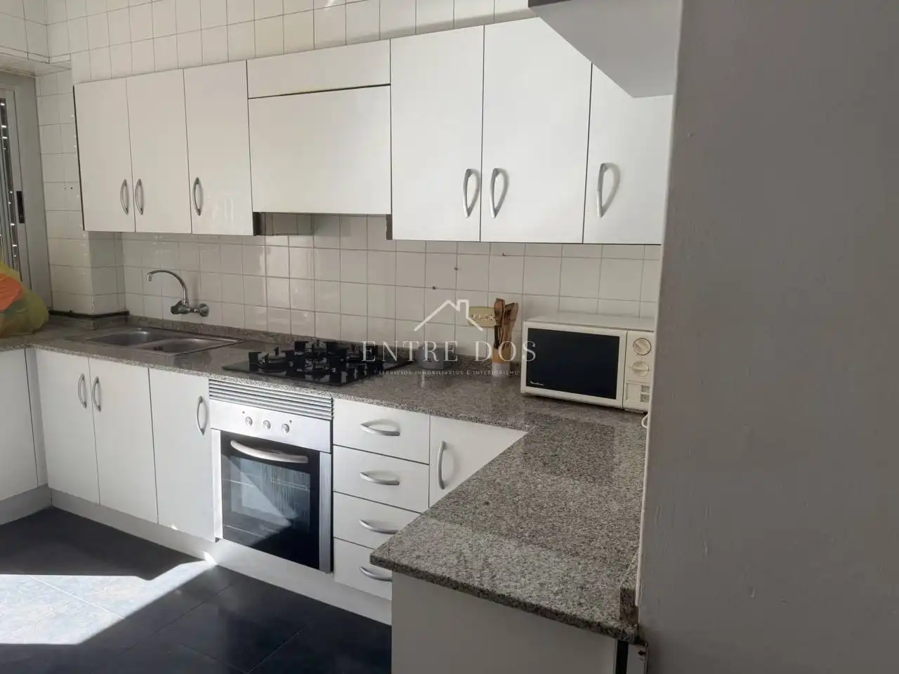 Wohnung zur Miete in Calle Ramón y Cajal, Hospital - Plaza del Real